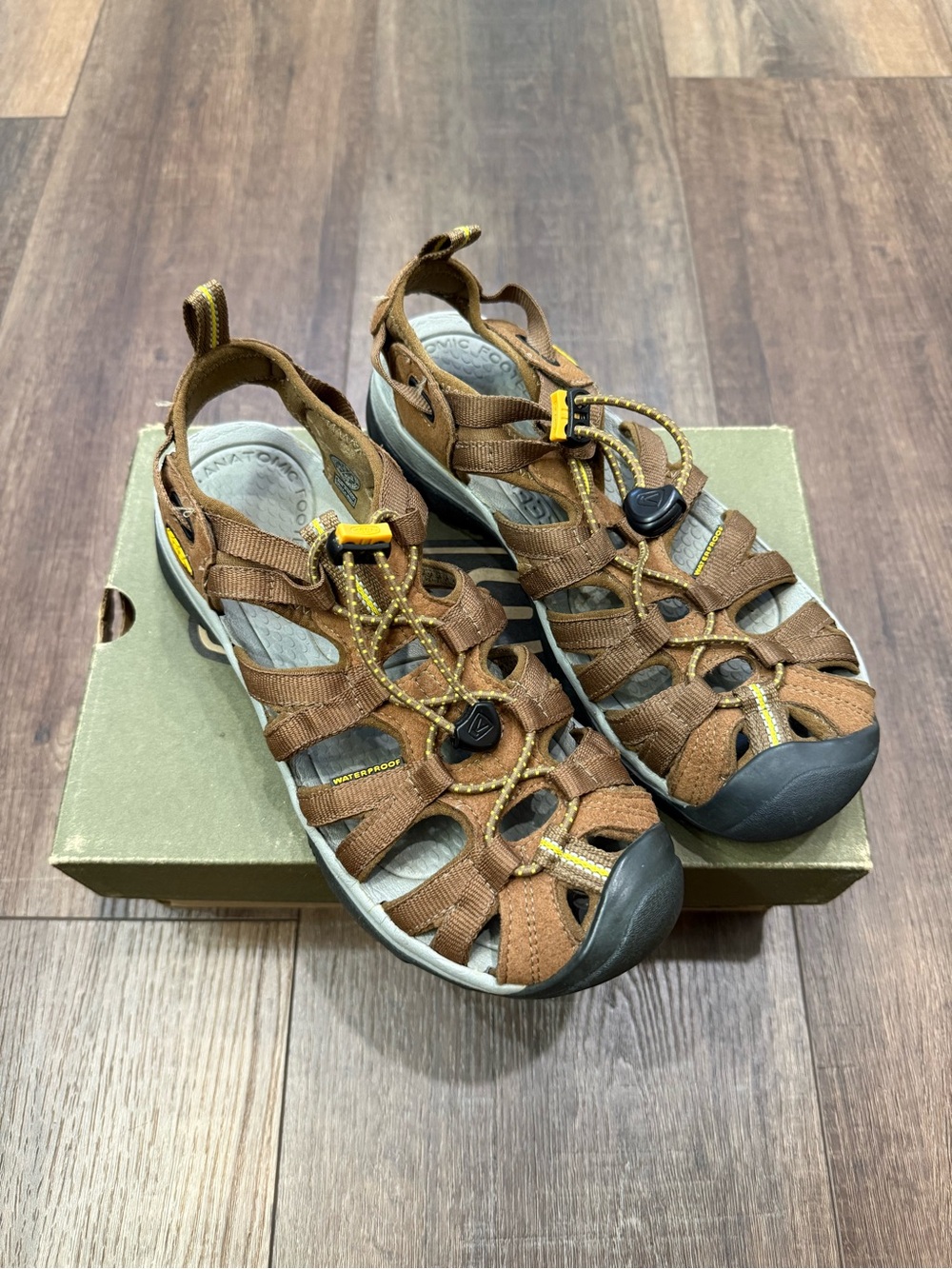 Keen Whisper Brown Waterproof Sport Sandals Womens 7.5 Hiking Water Shoes